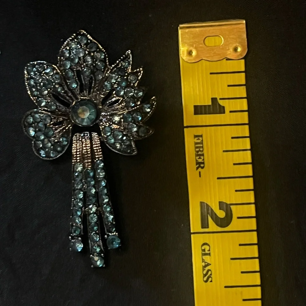 Blue Crystal Brooch with moveable piece